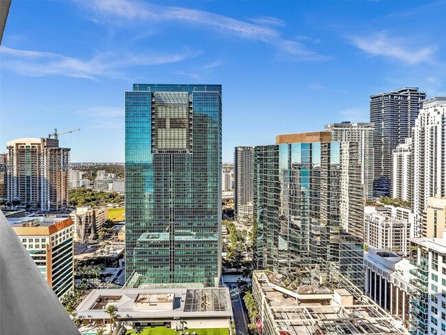 Building Photo - 1300 Brickell Bay Dr