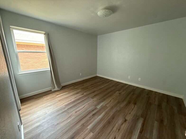 Building Photo - 9655 Lanward Dr