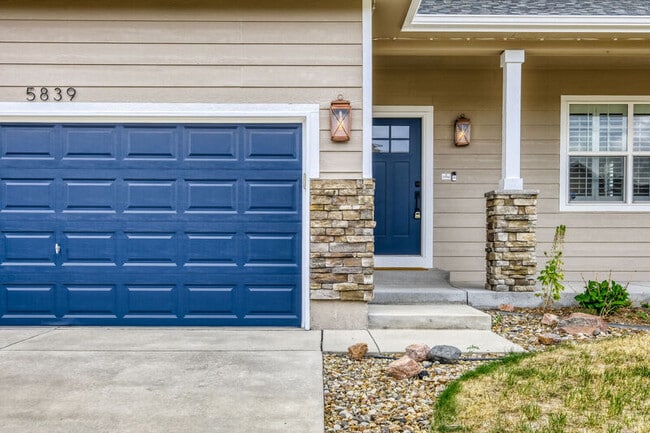 Building Photo - 5839 Yancey Dr