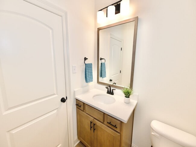 Building Photo - Gorgeous property in the highly sought aft...