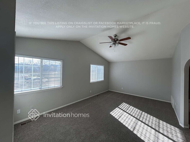 Building Photo - 5703 E 123rd Dr