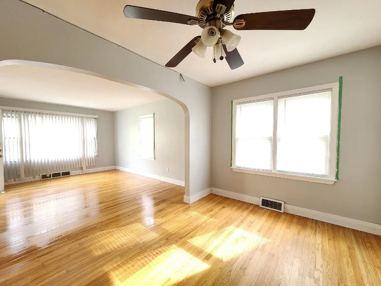 Building Photo - 5142 Pennsylvania St