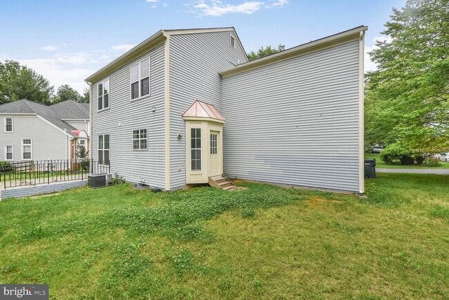 Building Photo - 46525 Hollymead Pl