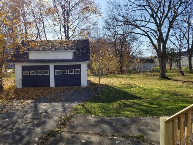 Building Photo - 212 W Jackson St