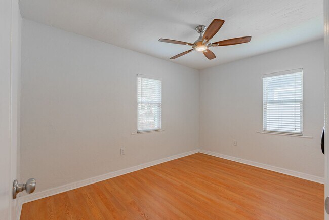 Building Photo - Charming Riverside Heights Rental – Update...
