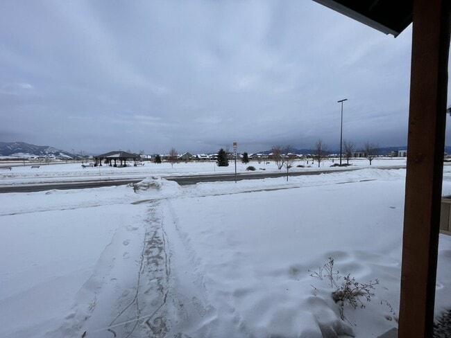 Building Photo - Practically New 3 Bedroom with Mountain Views!