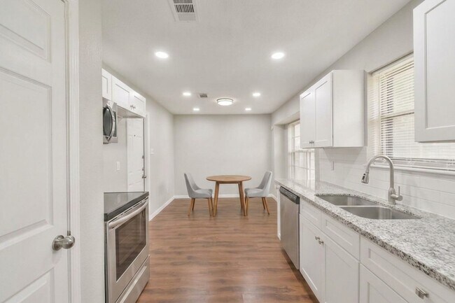 Building Photo - 23102 Wintergate Dr