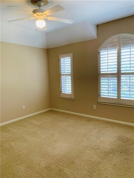 Building Photo - 3815 Lagoona Dr