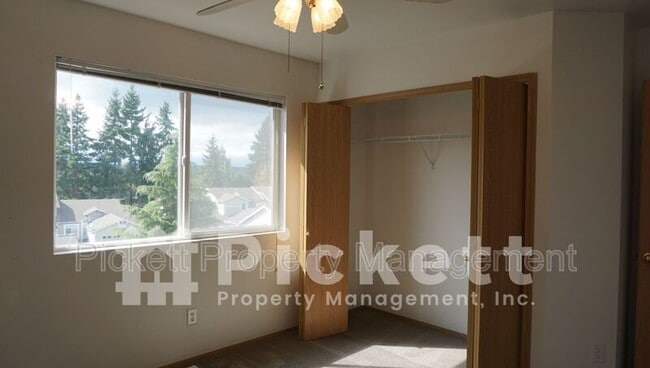 Building Photo - 11615 Breckenridge Ln NW