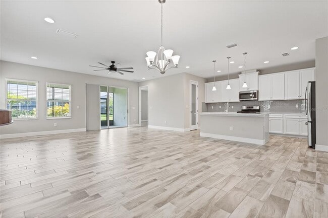 Building Photo - 5607 Limelight Dr
