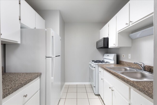 Building Photo - 5740 East Ave