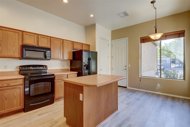 Building Photo - 3 bed, 2 bath Granville Home for Rent!