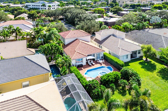 Building Photo - 121 Palm Cir