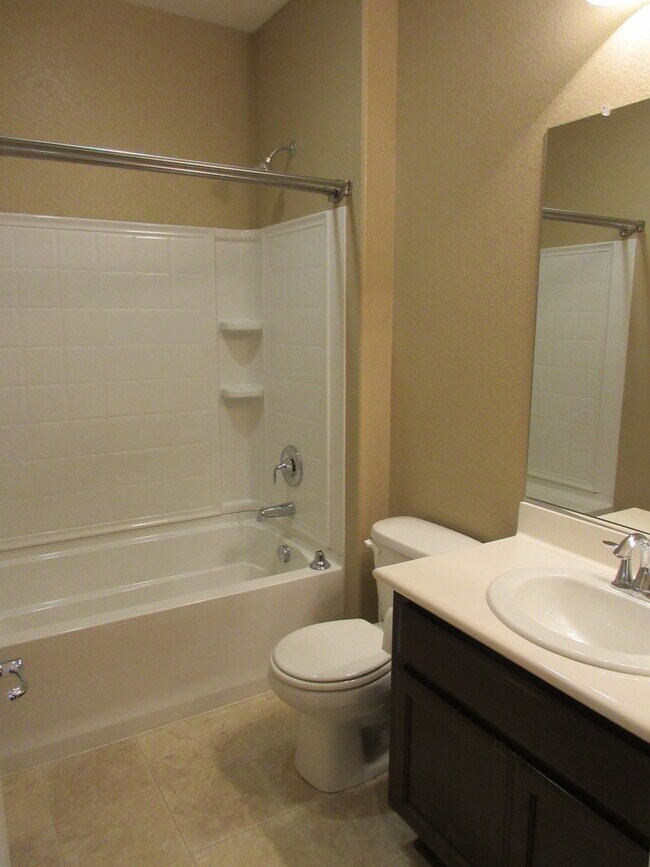 Building Photo - Updated Condo with Balcony in the Rivage at The Parkway