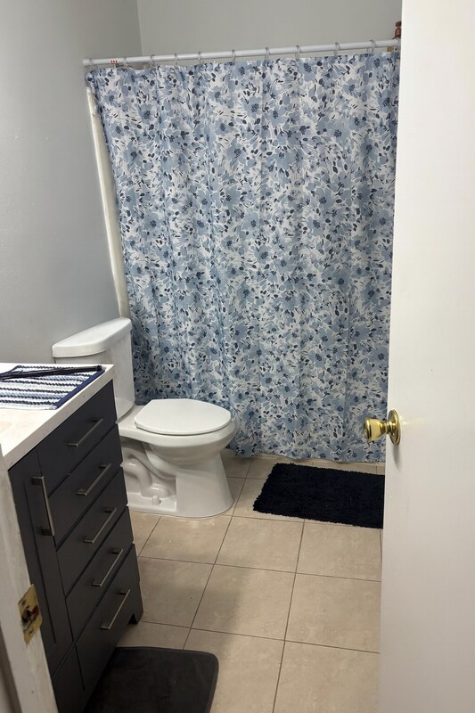 Building Photo - 1431 Thistledown Dr