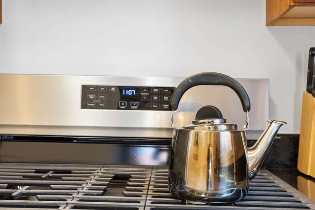 Building Photo - 2216 18th Ave