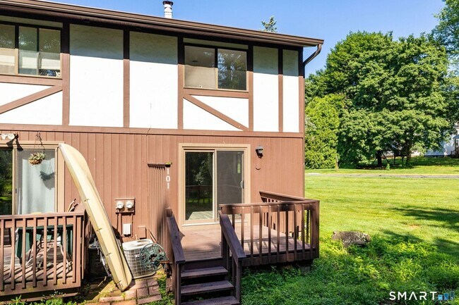 Building Photo - 101 Cedar Hollow Dr