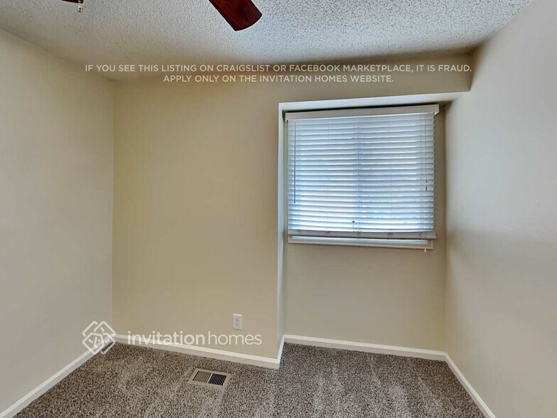 Building Photo - 18900 E Chaffee Pl