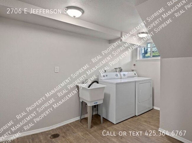 Building Photo - 2706 E Jefferson St