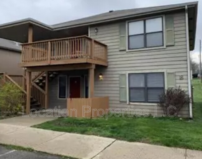 Primary Photo - 950 Monterey Way