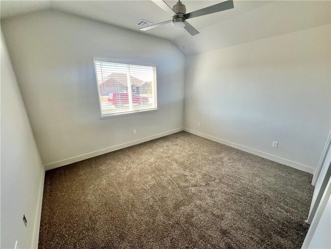 Building Photo - 662 White Oak St