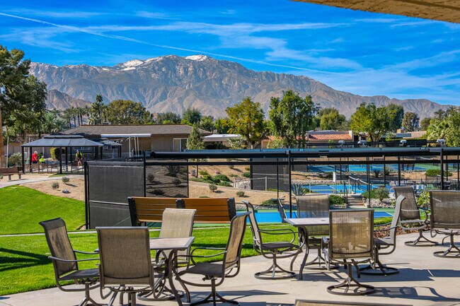 Building Photo - 52 Princeton Dr