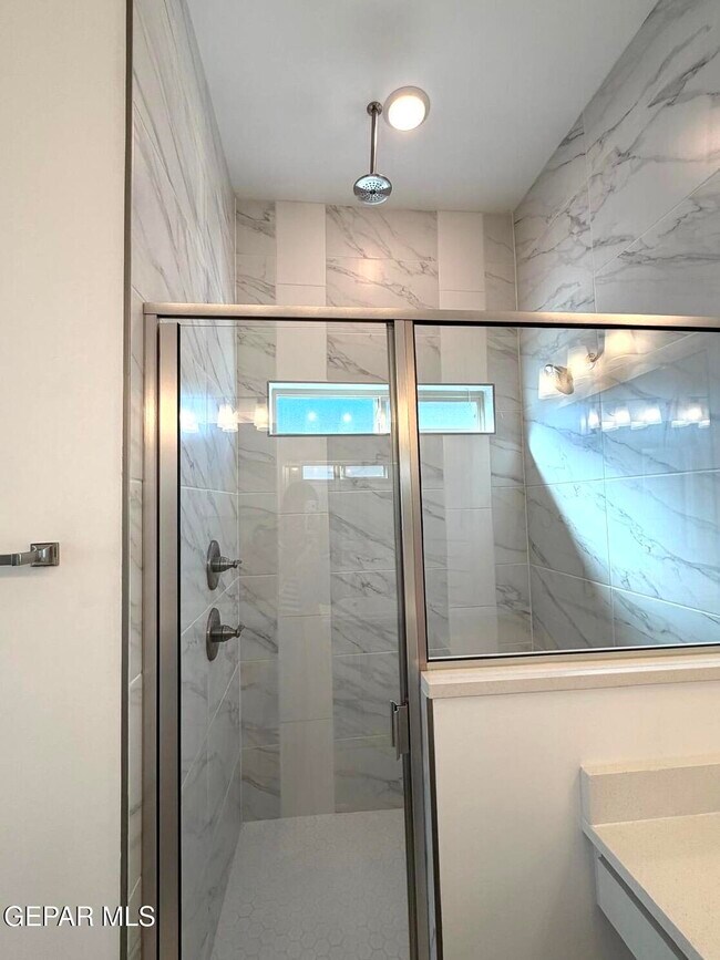 Building Photo - 13912 Garforth Ave