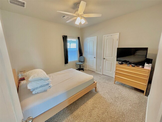 Building Photo - 25558 Woodmere Spur Ln