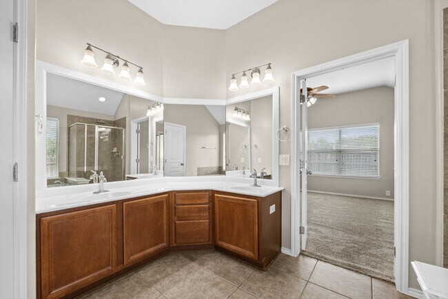 Building Photo - 5402 Hickory Harvest Dr