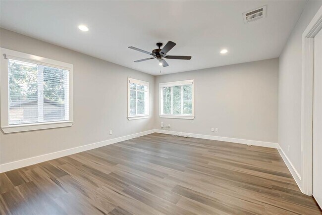 Building Photo - 2509 Maroneal St