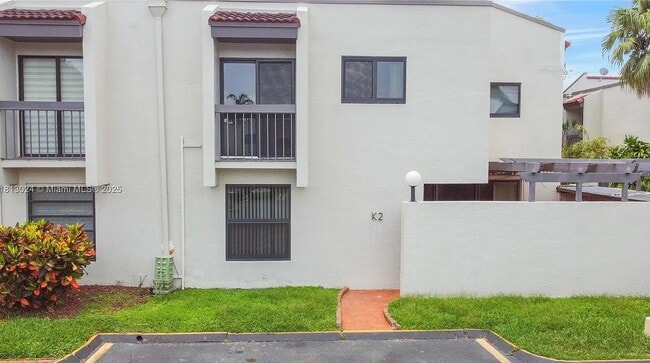 Building Photo - 4732 SW 67th Ave