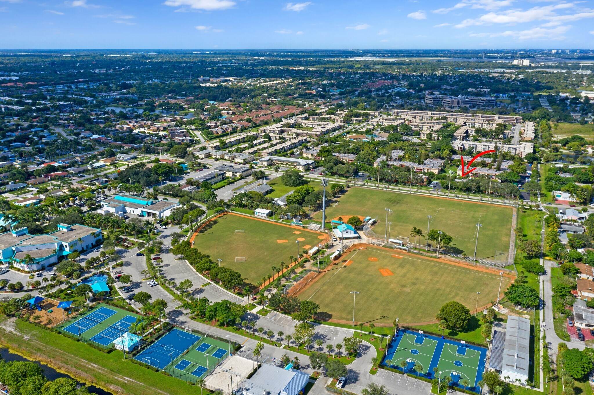 Building Photo - 226 Alemeda Dr