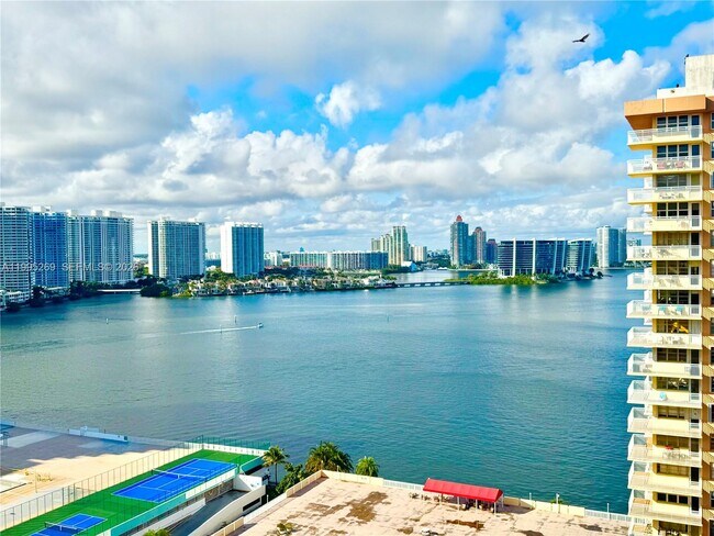 Building Photo - 250 174th St