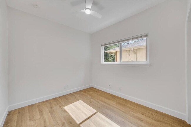 Building Photo - 3602 Hillrock Dr