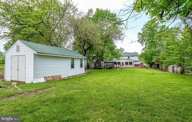 Building Photo - 4005 Lees Corner Rd