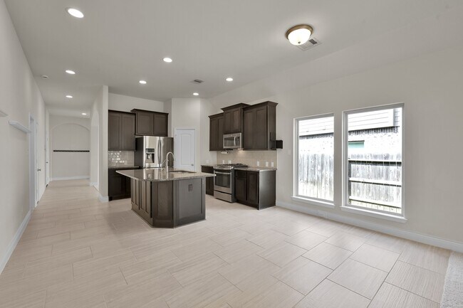 Building Photo - 122 Kinnerly Peak Pl