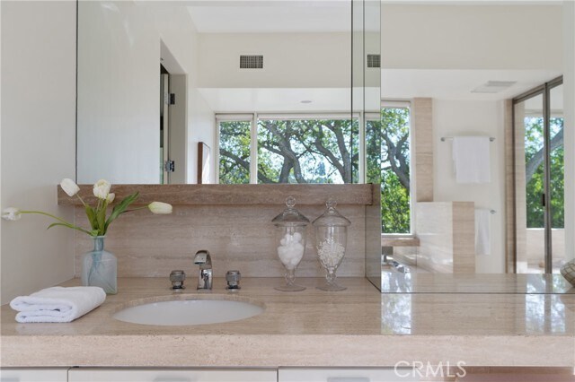 Building Photo - 1436 Summitridge Dr