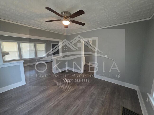 Building Photo - 1815 Catalpa Dr.