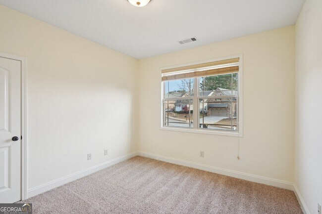 Building Photo - 160 Greenview Dr