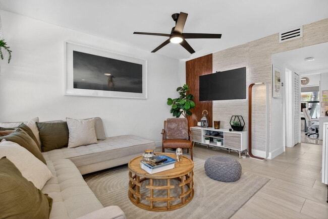 Building Photo - 1501 NE 7th Ave