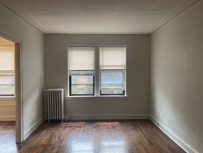 Building Photo - 1725 Van Dyke St