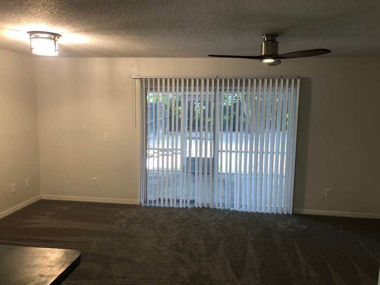 Building Photo - 804 E South St