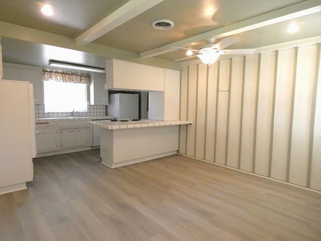 Building Photo - *Available NOW  in Whittier!*