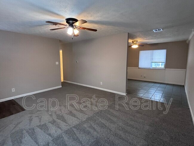 Building Photo - 4003 Carlton Ave