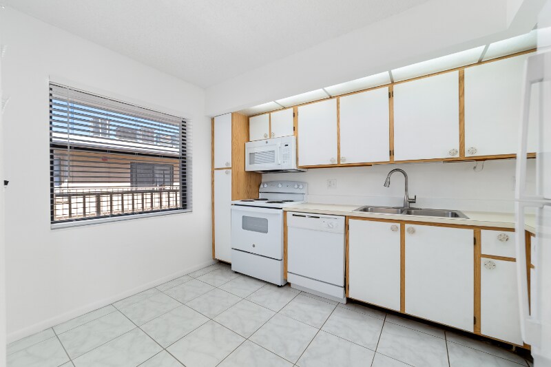 Building Photo - 896 N Federal Hwy