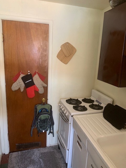 Building Photo - $758 | 1BR/1BA | Cat Friendly Condo for re...
