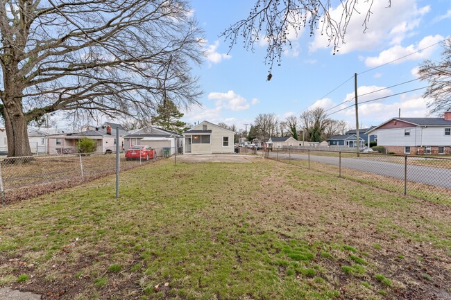 Building Photo - Trek Rentals