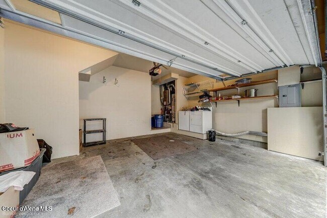 Building Photo - Beautiful Updated 3 Bedroom Condo with A/C, Garage & Fireplace in Forsythia Place!