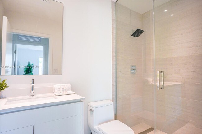 Building Photo - 201 Sunrise Dr