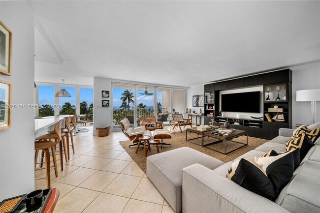 Building Photo - 881 Ocean Dr